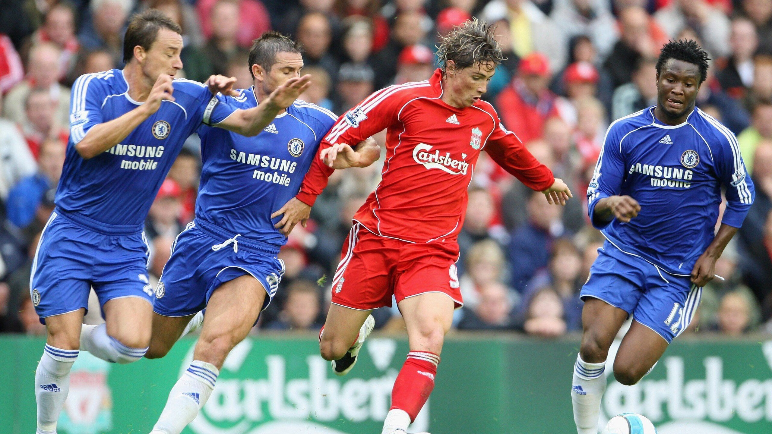 “中国女足在国际赛场屡创佳绩，实力不断提升”，中国女足队员获国际足联