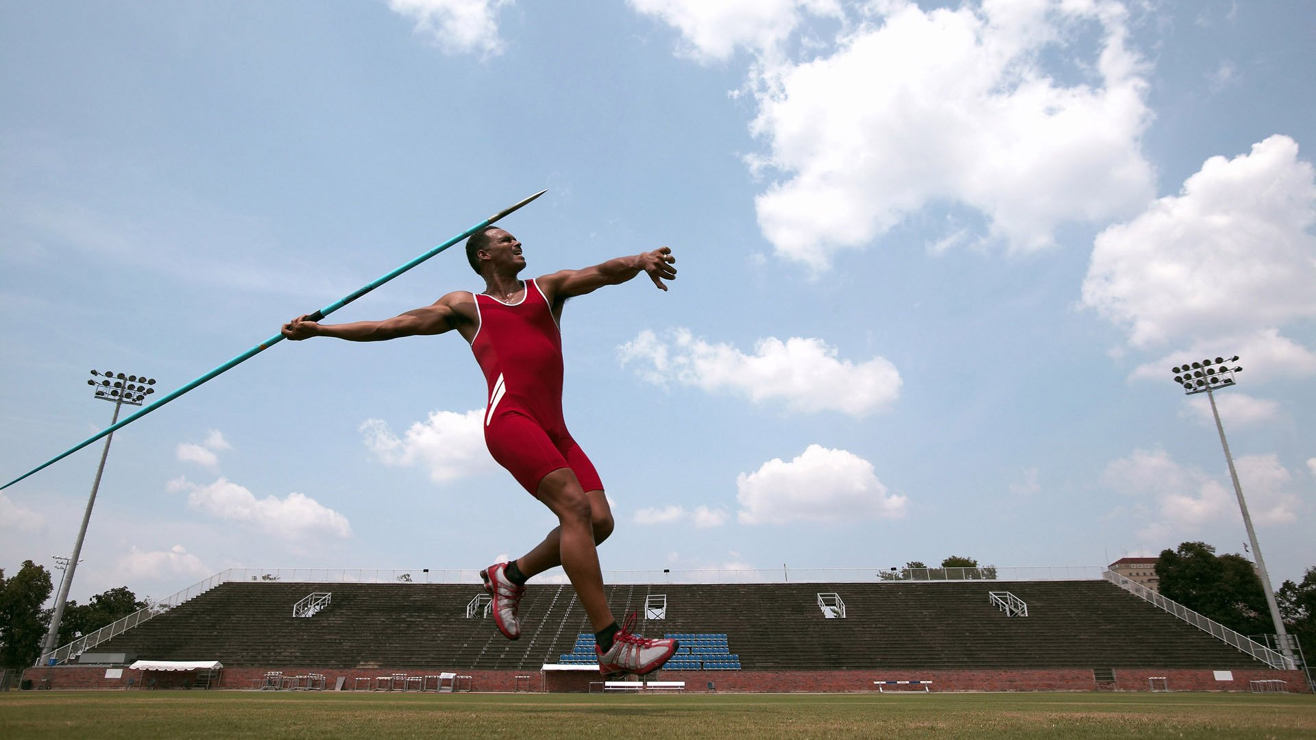“科技赋能运动员健康管理——可穿戴设备在职业运动中的落地应用”